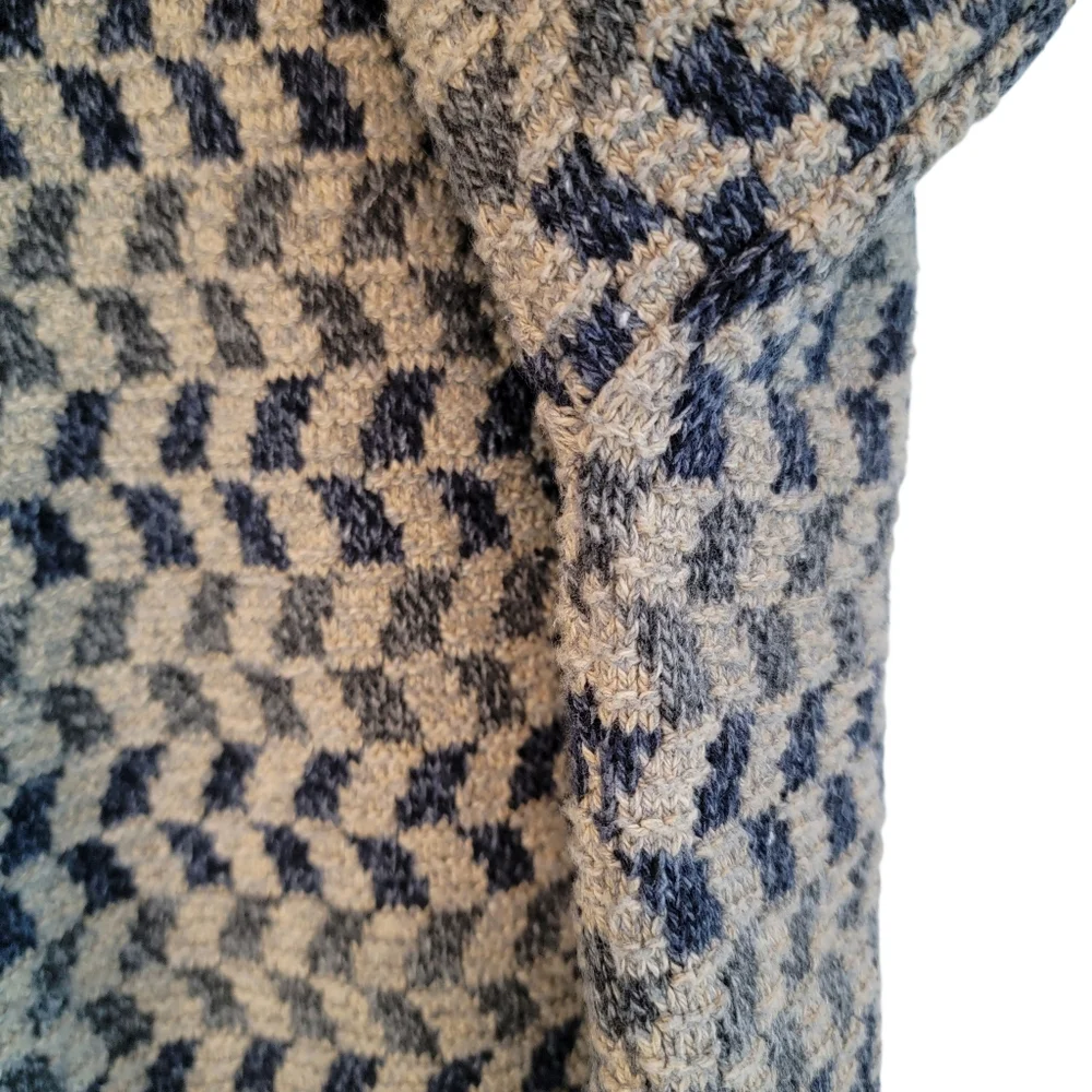VTG Bill Blass Knitted Soft Sweater Mens Sz LT Grandpacore V-Neck Fisherman EUC